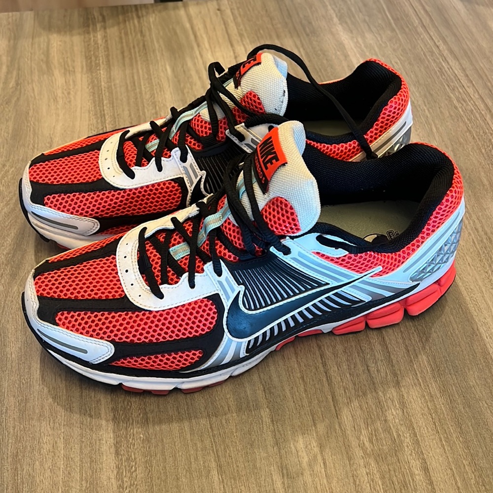 Nike Air Zoom Vomero 5 SE 'Bright Crimson' - 11.5